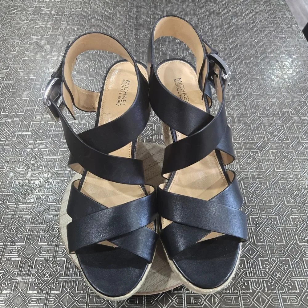 🐢 Michael Kors Black Espiridelles  Wedges 4.5" Heel SIZE 8.5 - Picture 3 of 15